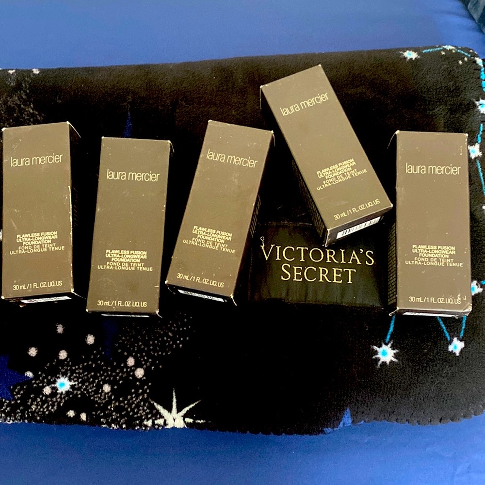 Laura Mercier flawless fusion foundation